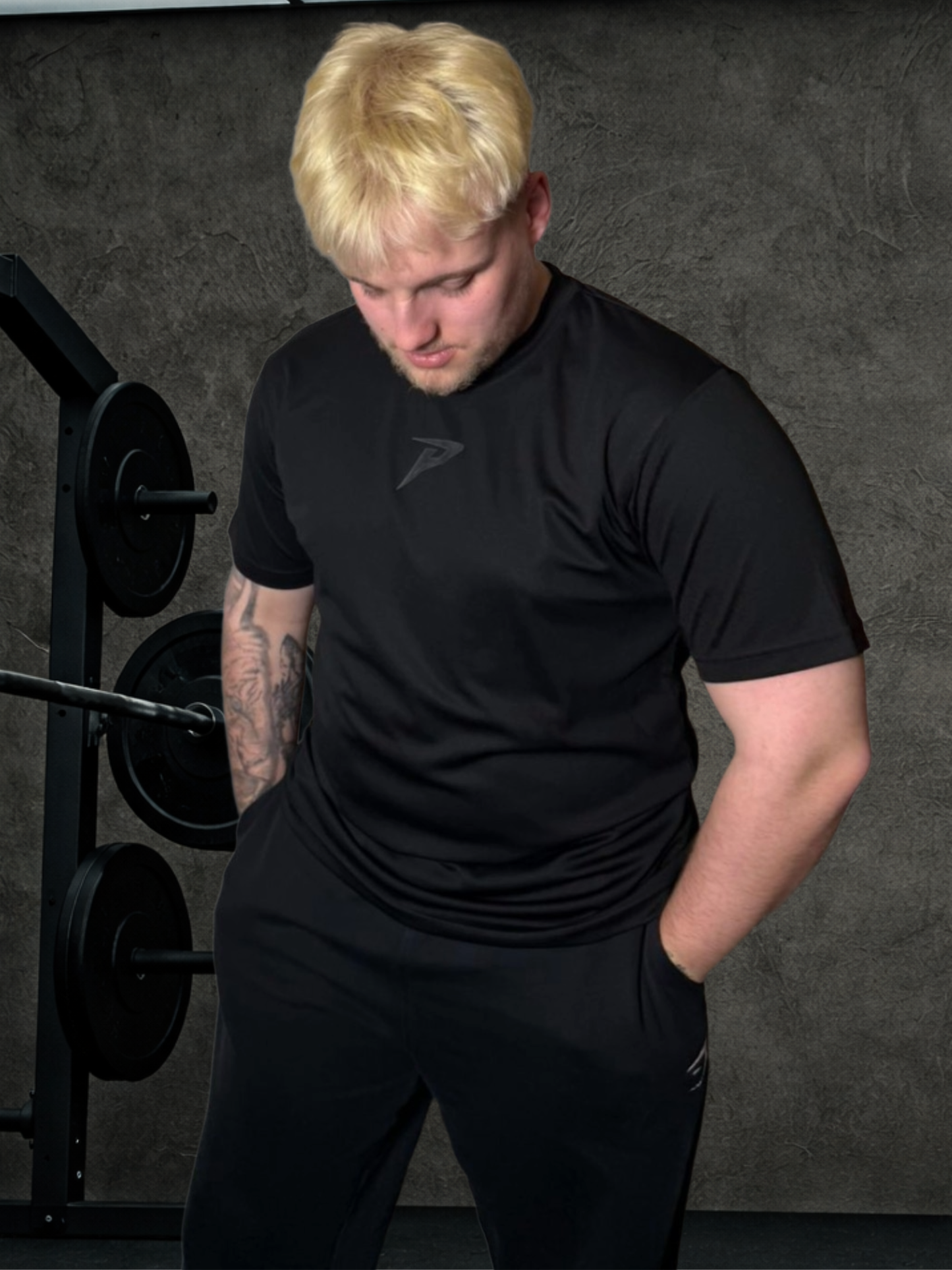 PUMPIFY Sport Essential Tee - Relaxed Fit (Full Jet Black)